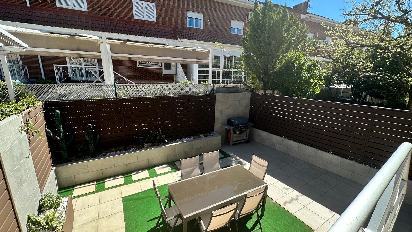 Imagen 10 Casa Adosada en venta en Alcorcón / Chalet en zona de las retamas para entrar a vivir