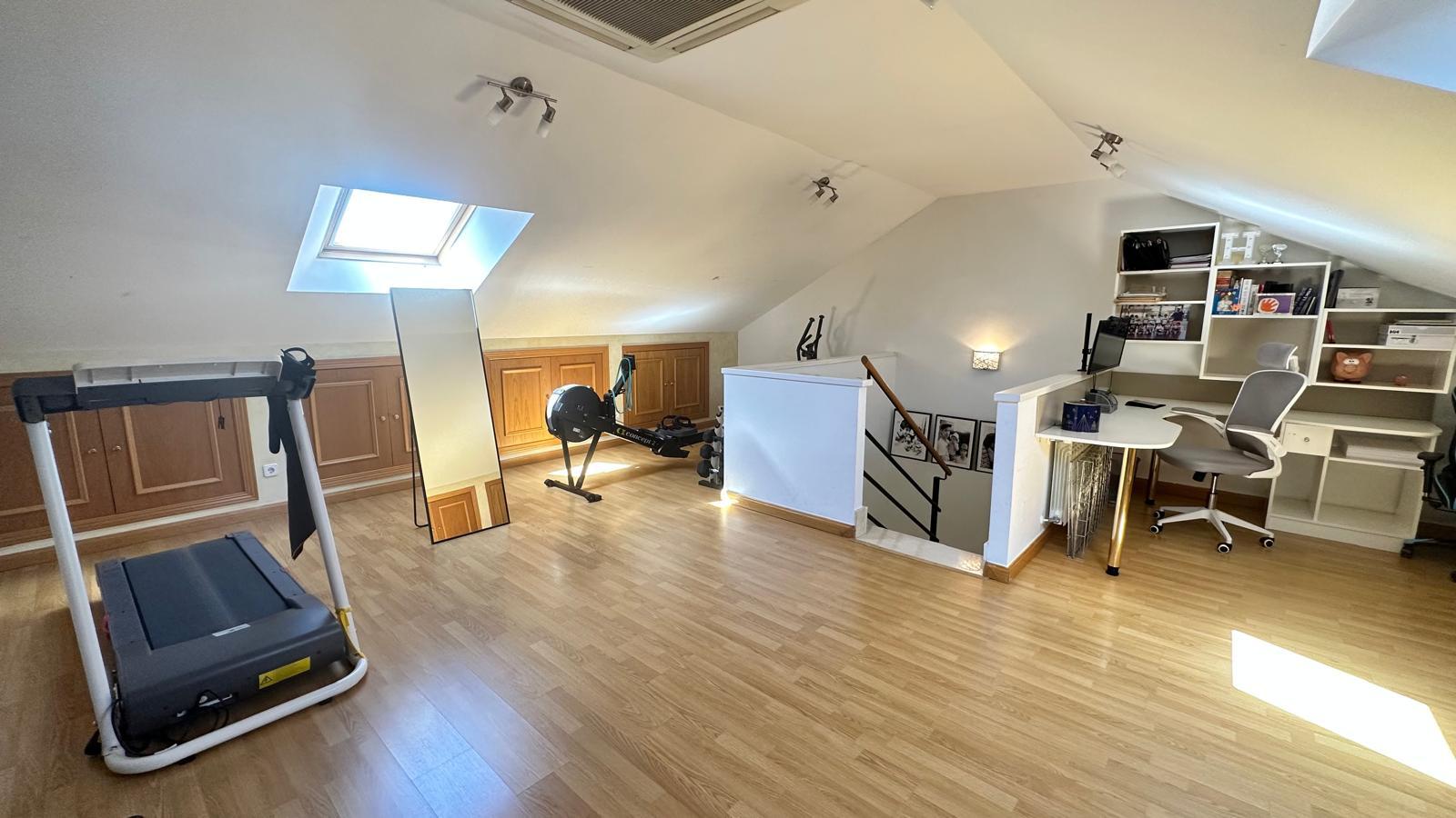 Imagen 29 Casa Adosada en venta en Alcorcón / Chalet en zona de las retamas para entrar a vivir