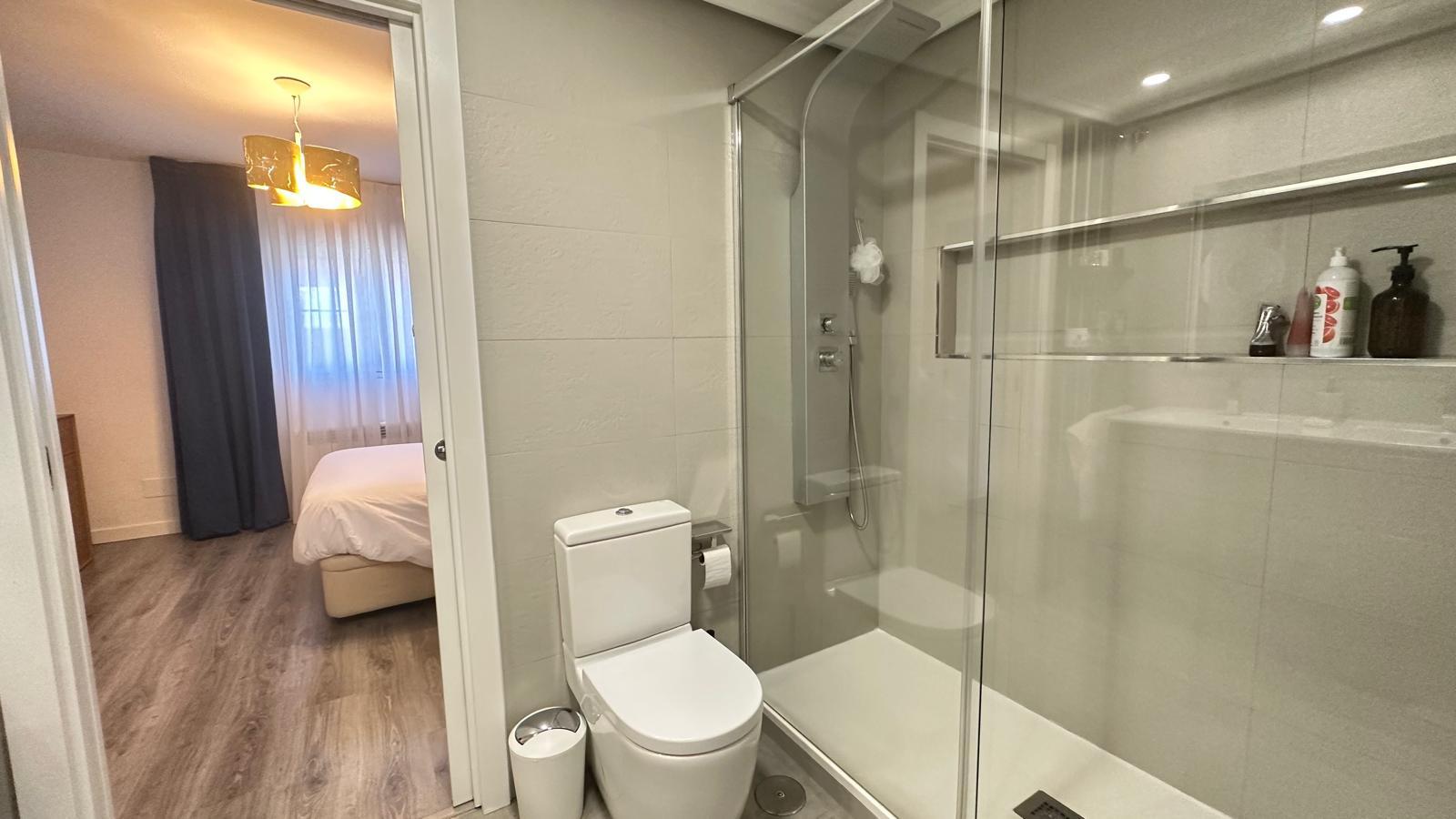 Imagen 21 Casa Adosada en venta en Alcorcón / Chalet en zona de las retamas para entrar a vivir