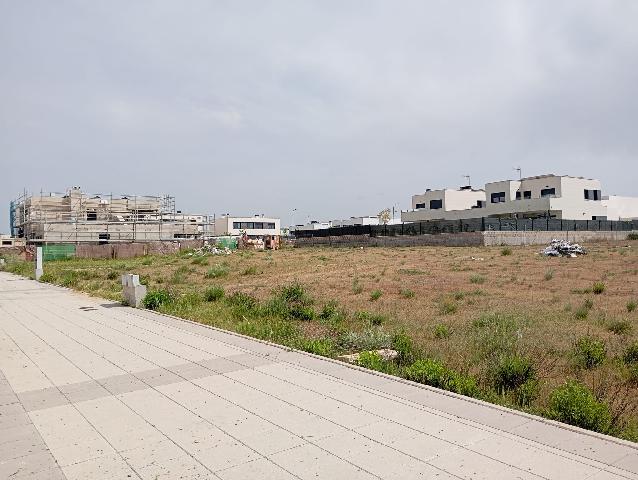 Imagen 1 Inmueble 302434 - Solar Urbano en venta en Villaviciosa De Odón / Terreno urbano de 525 m2 se puede construi...