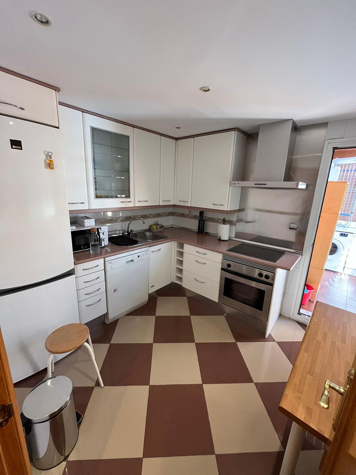 Imagen 11 Apartamento en venta en Villaviciosa De Odón / Piso centrico en avenida principe de asturias