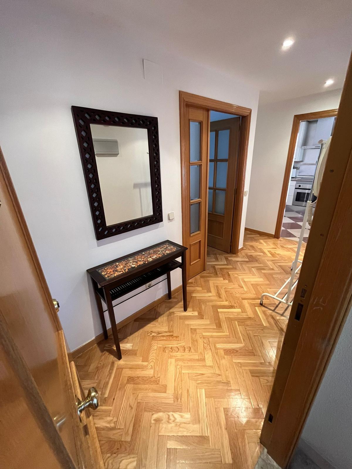 Imagen 3 Apartamento en venta en Villaviciosa De Odón / Piso centrico en avenida principe de asturias
