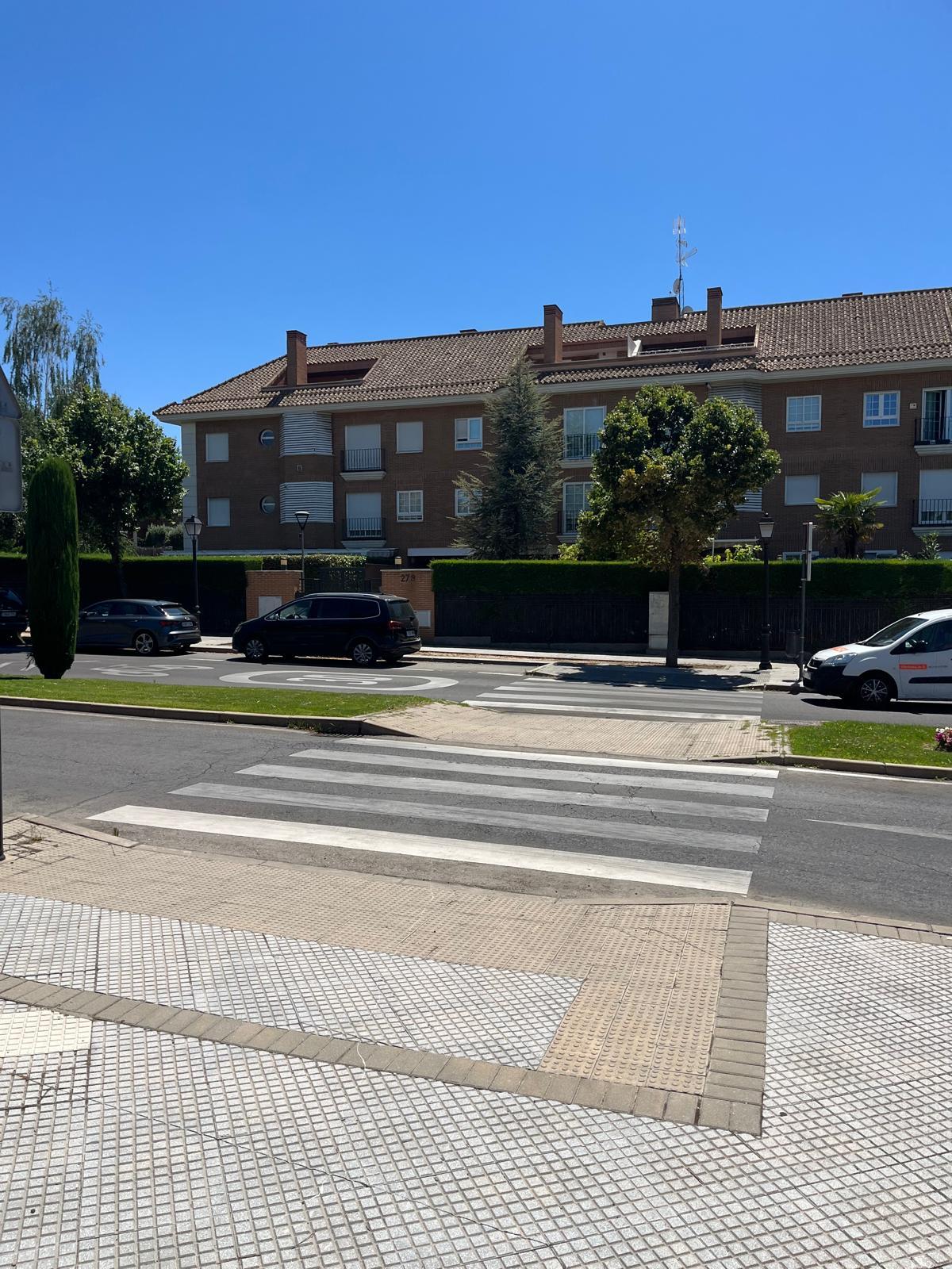Imagen 2 Apartamento en venta en Villaviciosa De Odón / Piso centrico en avenida principe de asturias