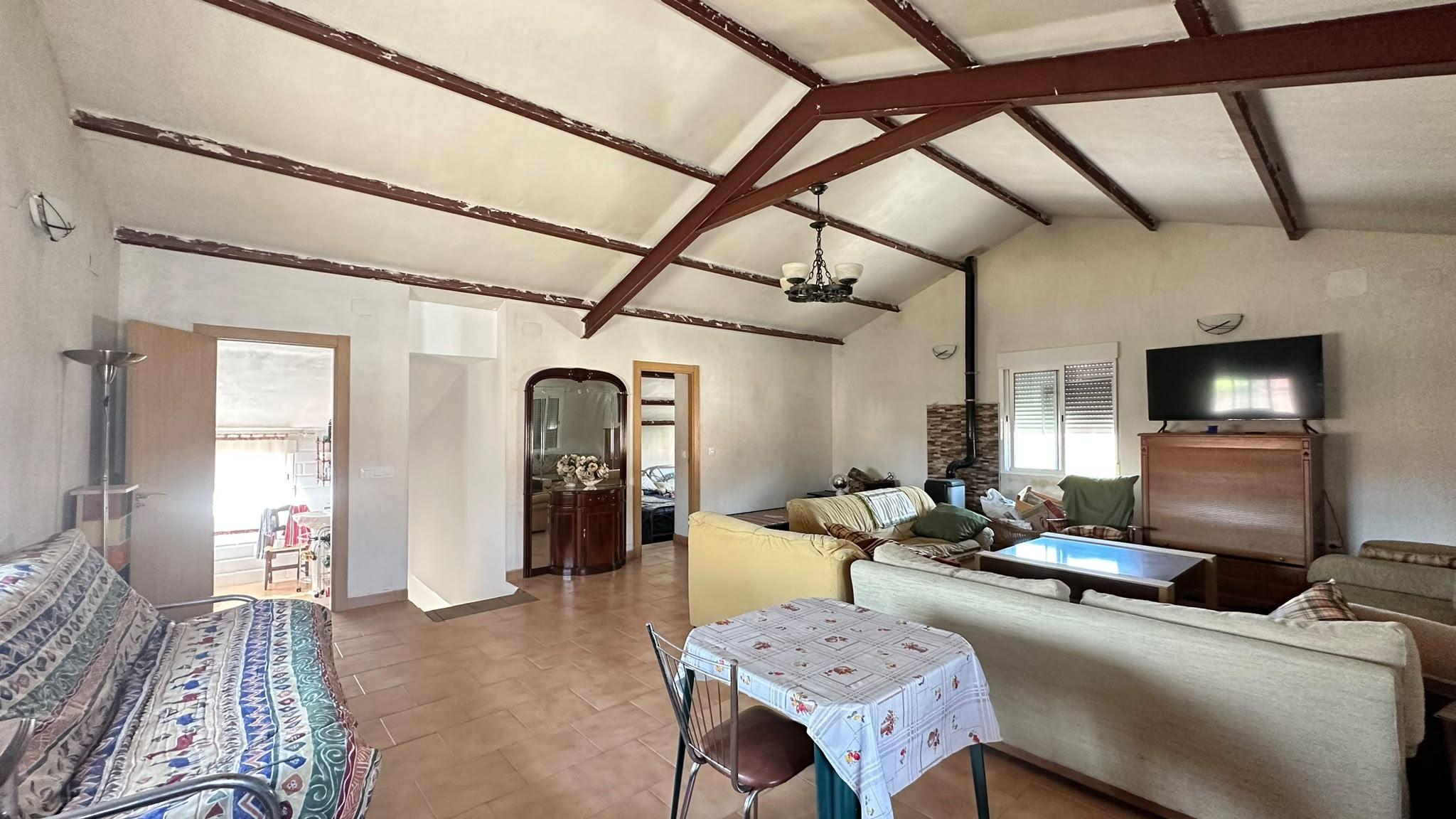 Imagen 18 Casa Aislada en venta en Pinarnegrillo / Fachada de cemento con revestimiento de piedra