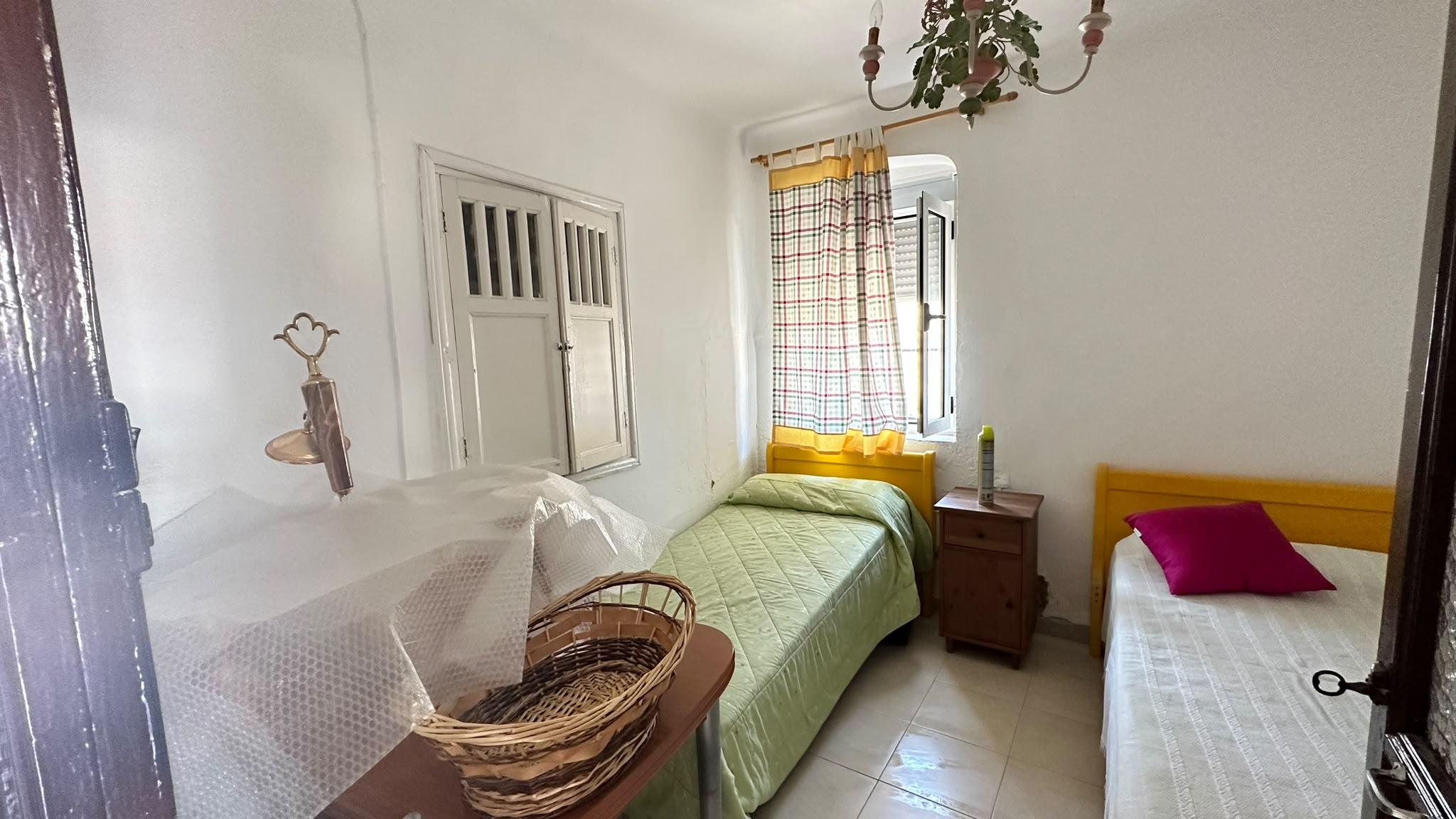 Imagen 3 Casa Aislada en venta en Pinarnegrillo / Fachada de cemento con revestimiento de piedra