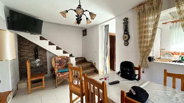 Imagen 14 Inmueble 305043 - Casa Aislada en venta en Pinarnegrillo / Fachada de cemento con revestimiento de piedra