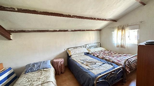 Imagen 24 Inmueble 305043 - Casa Aislada en venta en Pinarnegrillo / Fachada de cemento con revestimiento de piedra