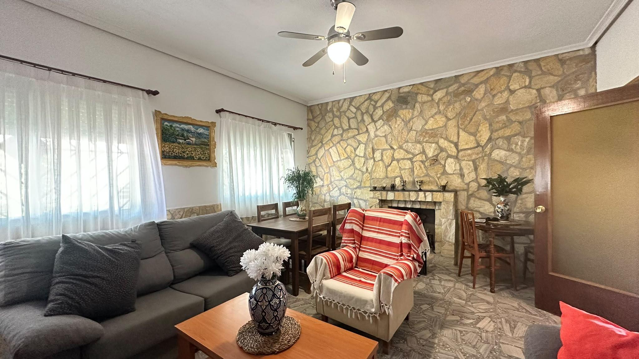 Imagen 13 Casa Aislada en venta en Escalona / Casa de ladrillo de una planta con 4 habitaciones
