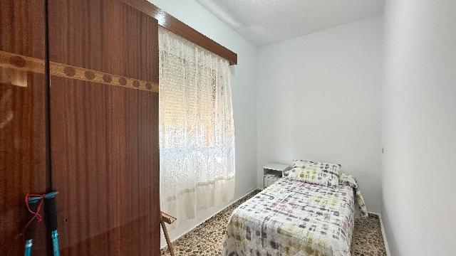 Imagen 8 Inmueble 305051 - Casa Aislada en venta en Escalona / Casa de ladrillo de una planta con 4 habitaciones