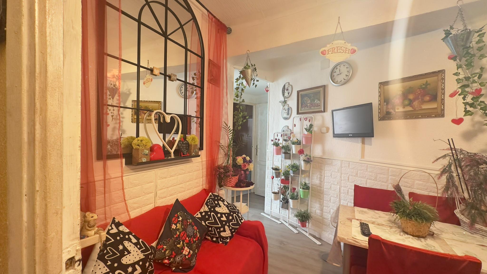 Imagen 1 Apartamento en venta en Madrid / Casa de 94,50 metro en zona estrecho con 4 habitaciones