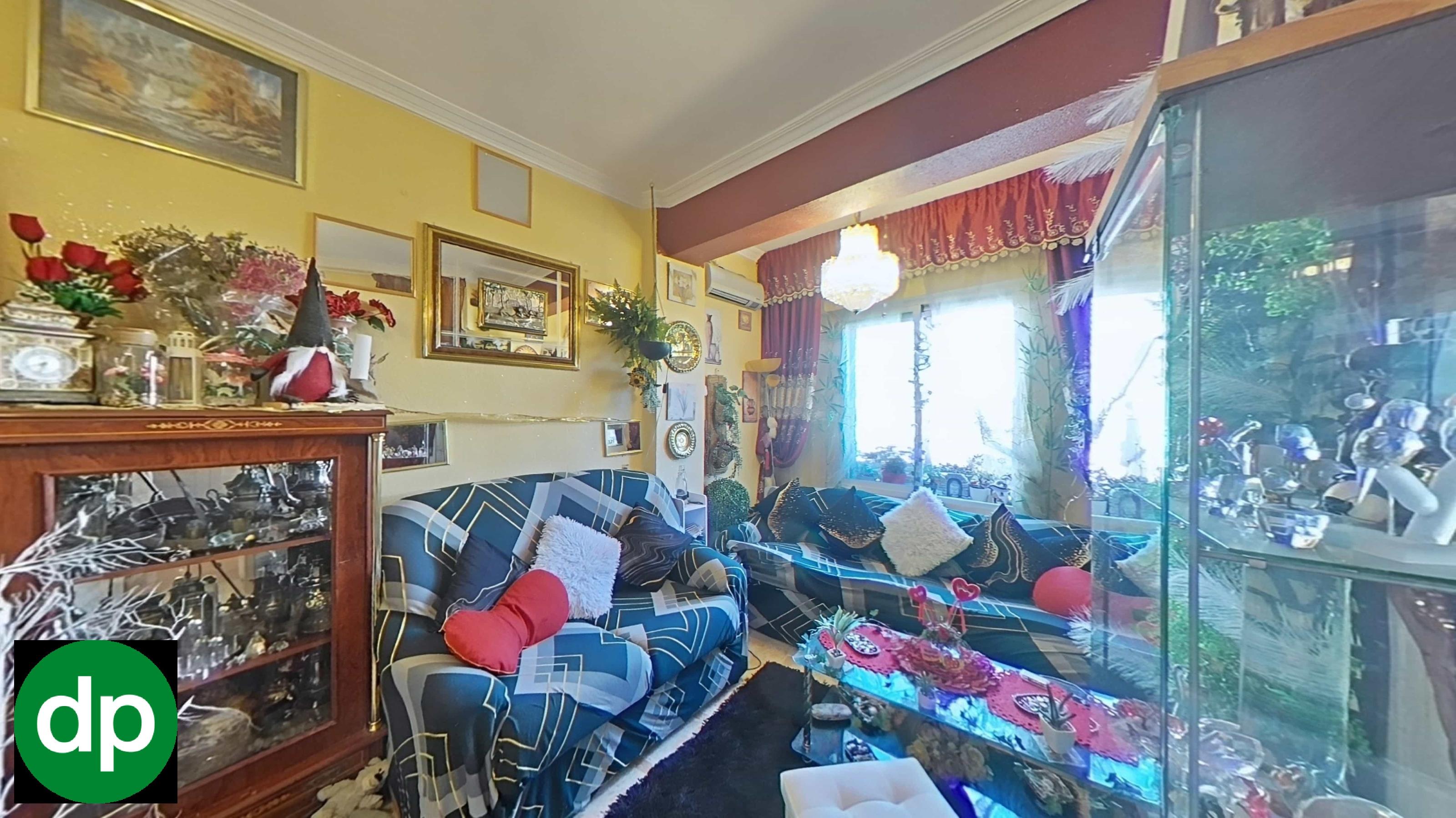 Imagen 2 Apartamento en venta en Madrid / Casa de 94,50 metro en zona estrecho con 4 habitaciones