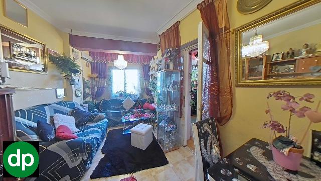 Imagen 1 Inmueble 305236 - Apartamento en venta en Madrid / Casa de 94,50 metro en zona estrecho con 4 habitaciones