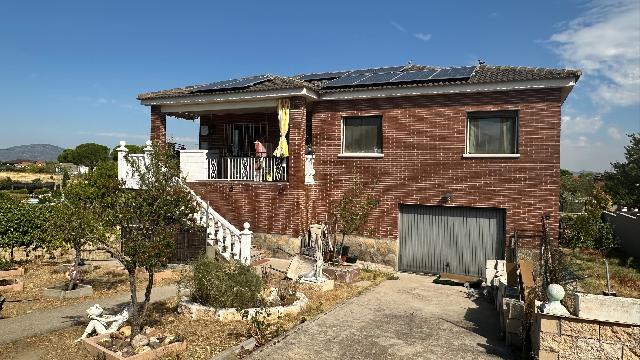 Imagen 2 Inmueble 306121 - Casa Aislada en venta en Escalona / Casa independiente de 2 plantas de 175 m2 