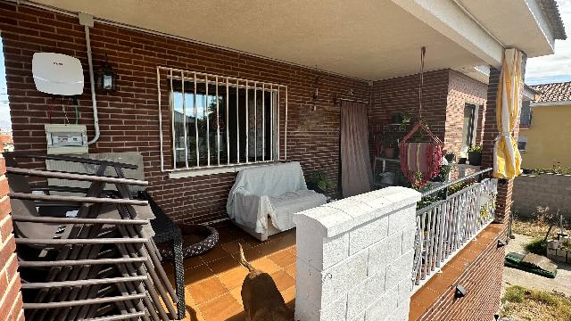 Imagen 5 Inmueble 306121 - Casa Aislada en venta en Escalona / Casa independiente de 2 plantas de 175 m2 