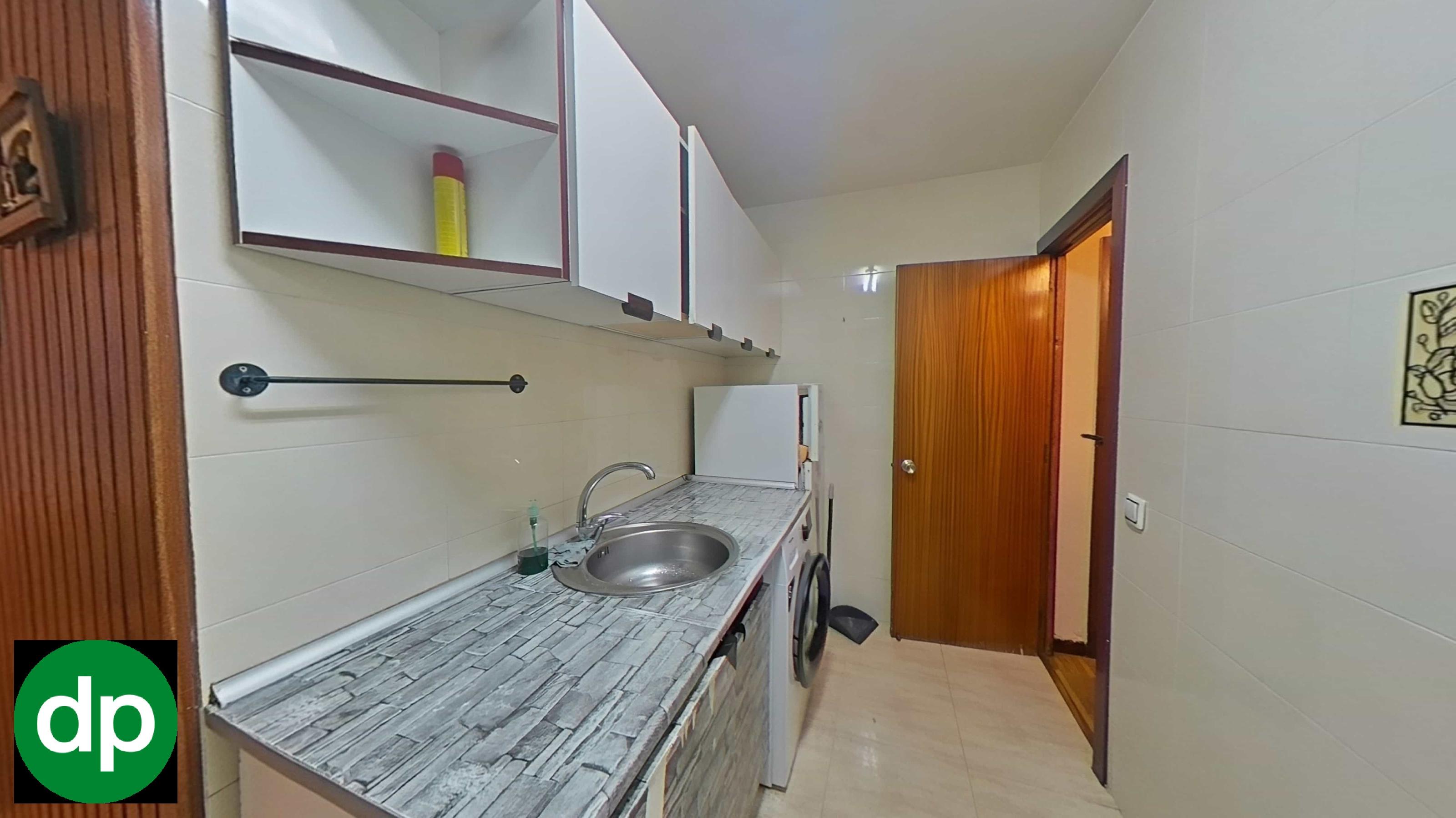 Imagen 21 Apartamento en venta en Alcorcón / Piso en 8 planta con terraza ,3 habitaciones ,ascensor.