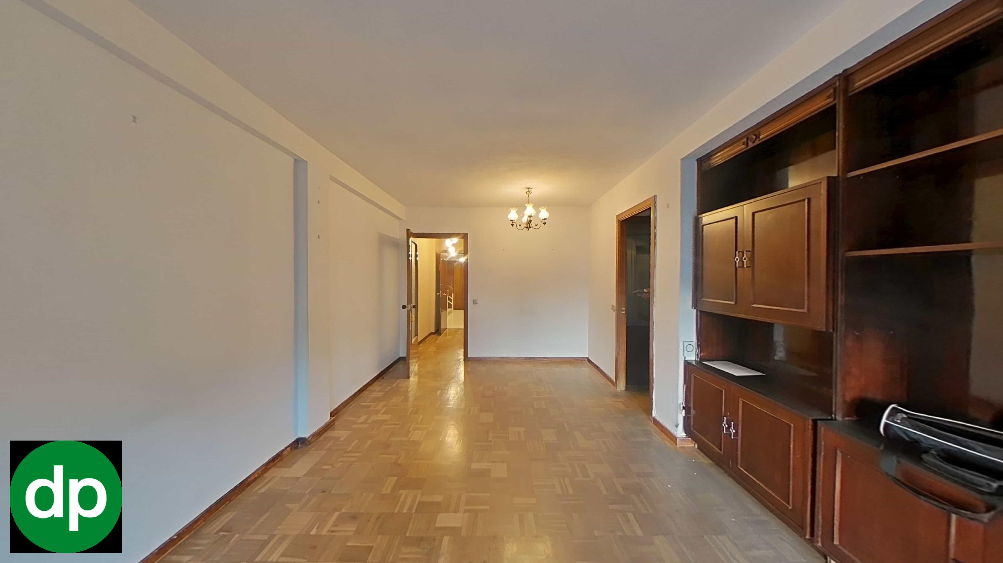 Imagen 7 Apartamento en venta en Alcorcón / Piso en 8 planta con terraza ,3 habitaciones ,ascensor.