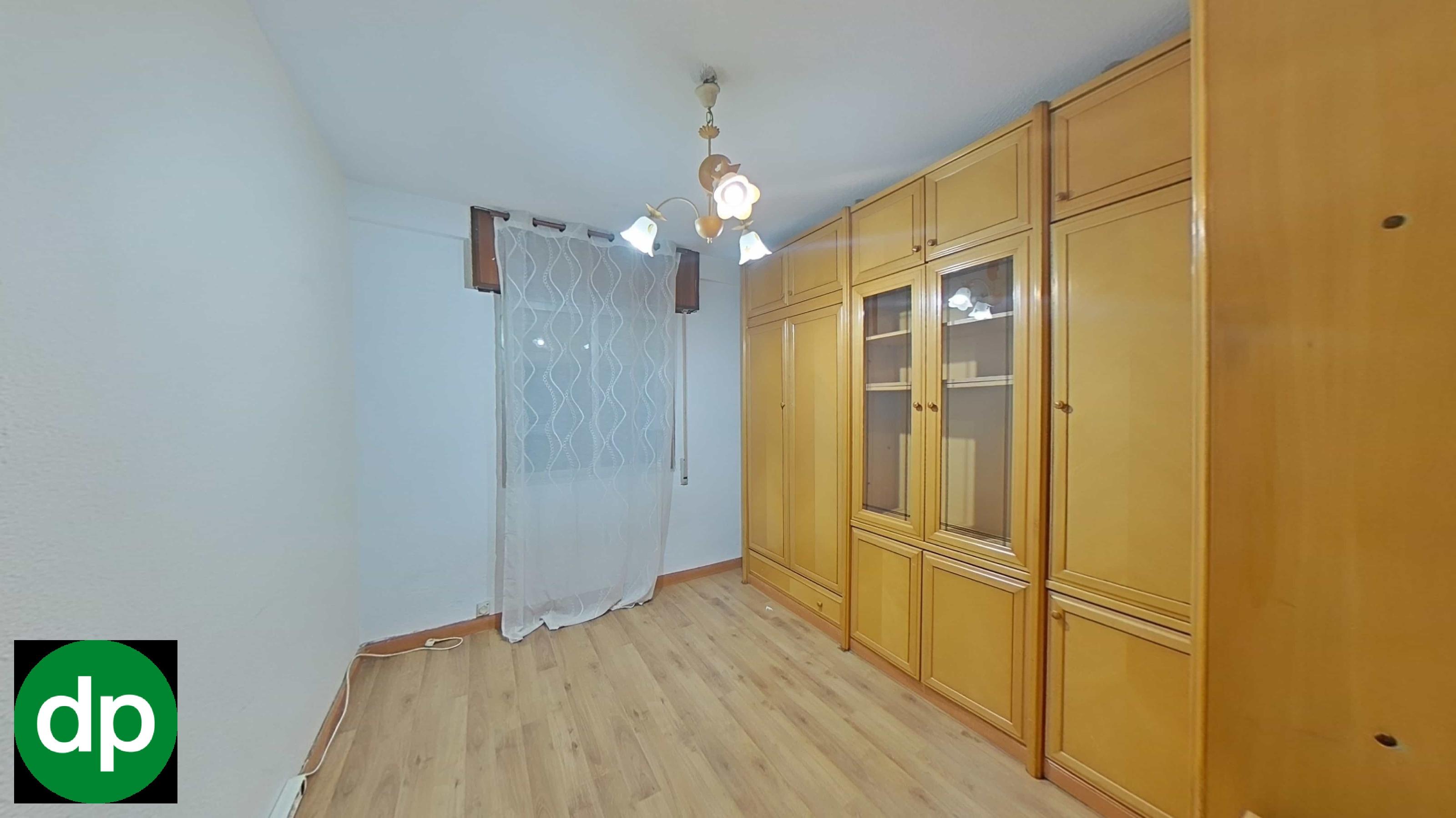 Imagen 26 Apartamento en venta en Alcorcón / Piso en 8 planta con terraza ,3 habitaciones ,ascensor.