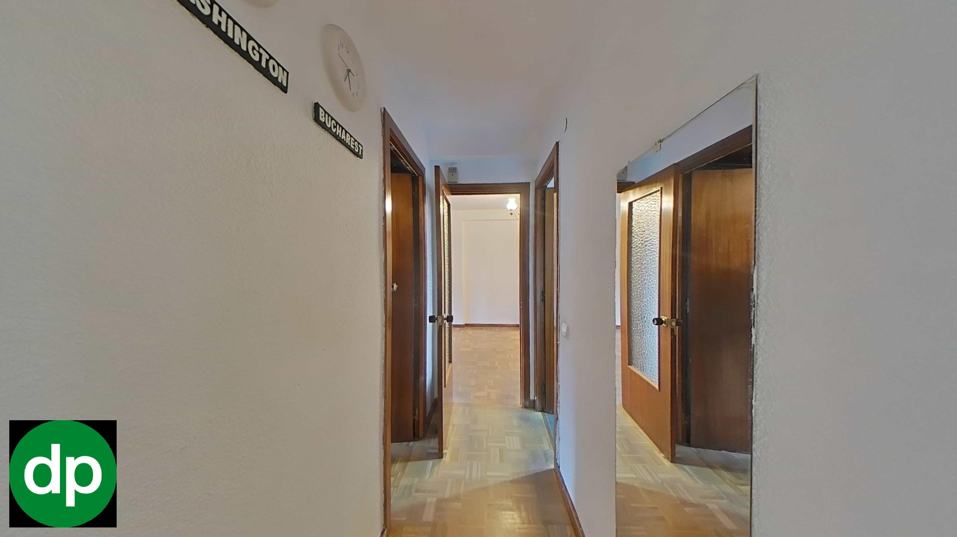 Imagen 24 Apartamento en venta en Alcorcón / Piso en 8 planta con terraza ,3 habitaciones ,ascensor.