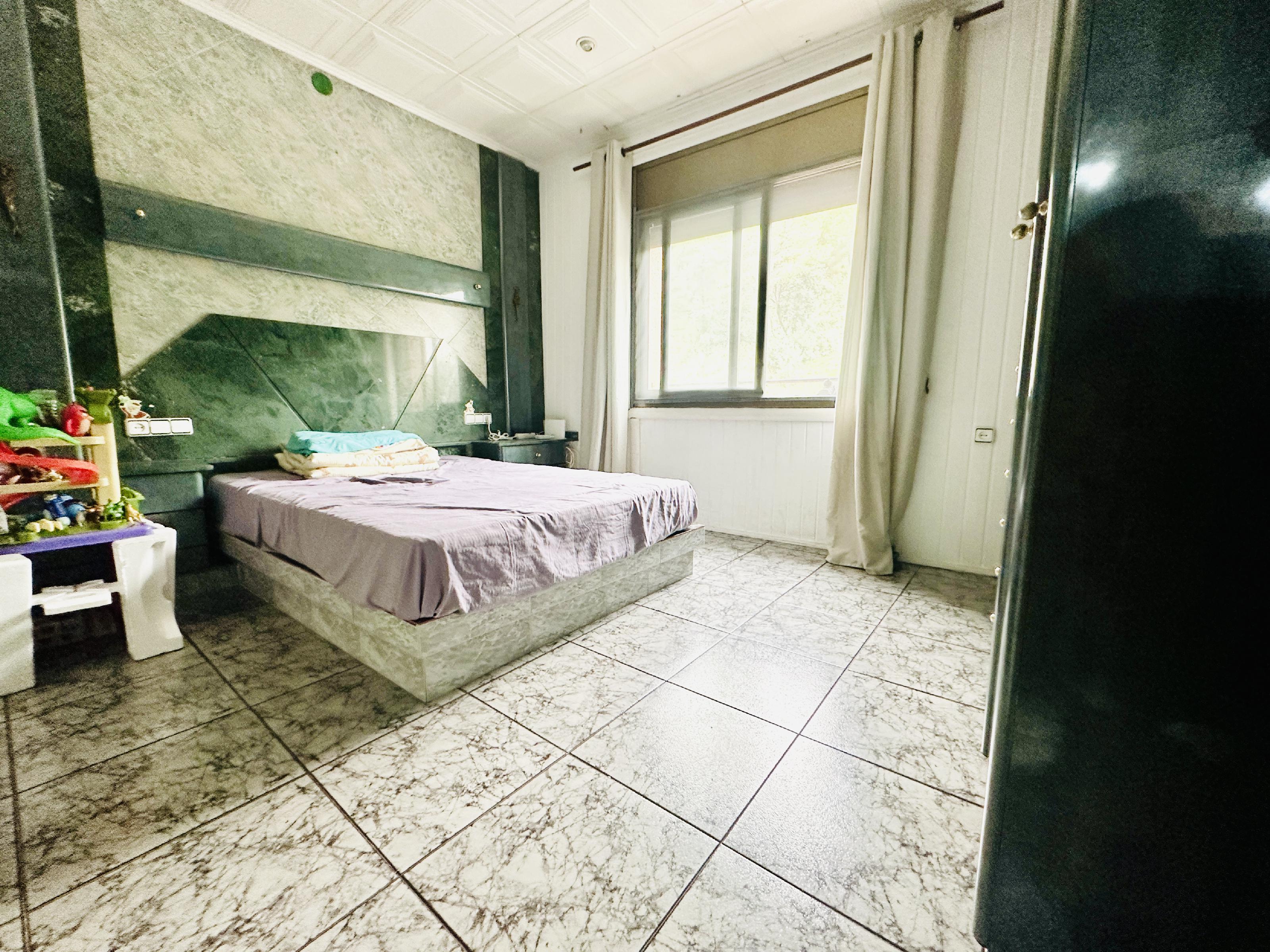 Imagen 5 Piso en venta en Barcelona / Cerca del metro L5 El Coll y Carmel parada bus v19 y 22