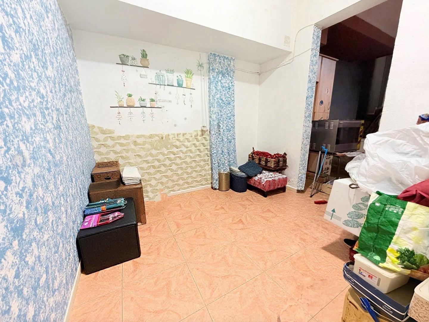 Imagen 7 Local Comercial en venta en Barcelona / Junto parada bus v19 y 22 cerca metro L5 El Coll/Carmel