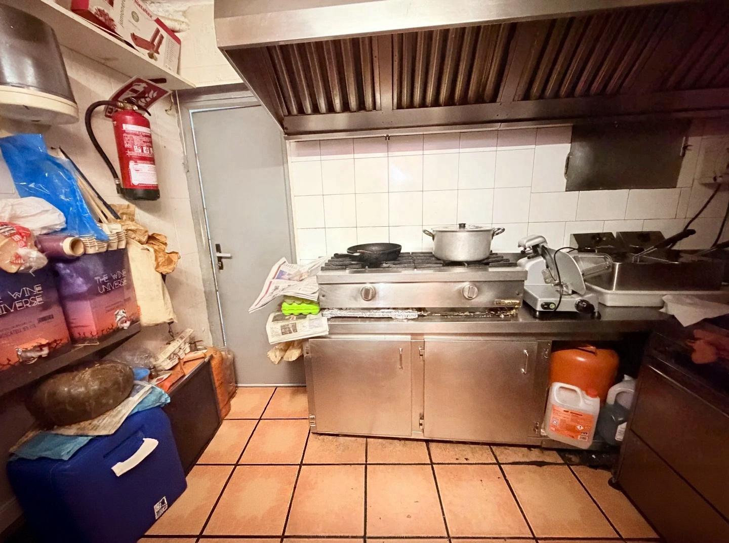 Imagen 15 Local Comercial en venta en Barcelona / Junto parada bus v19 y 22 cerca metro L5 El Coll/Carmel