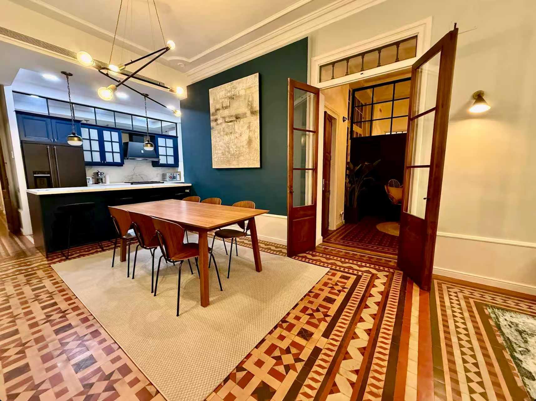 Imagen 1 Piso en alquiler en Barcelona / Junto al arc de triomf en zona premium