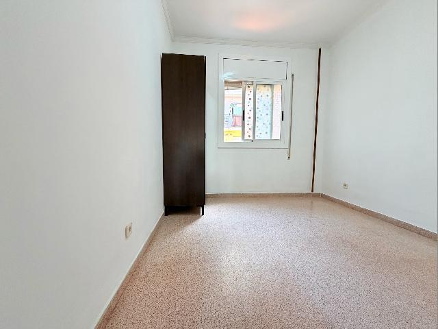 Imagen 18 Inmueble 302189 - Piso en venta en Santa Coloma De Gramenet / A 1 minuto de escola miguel hernandez cerca de...