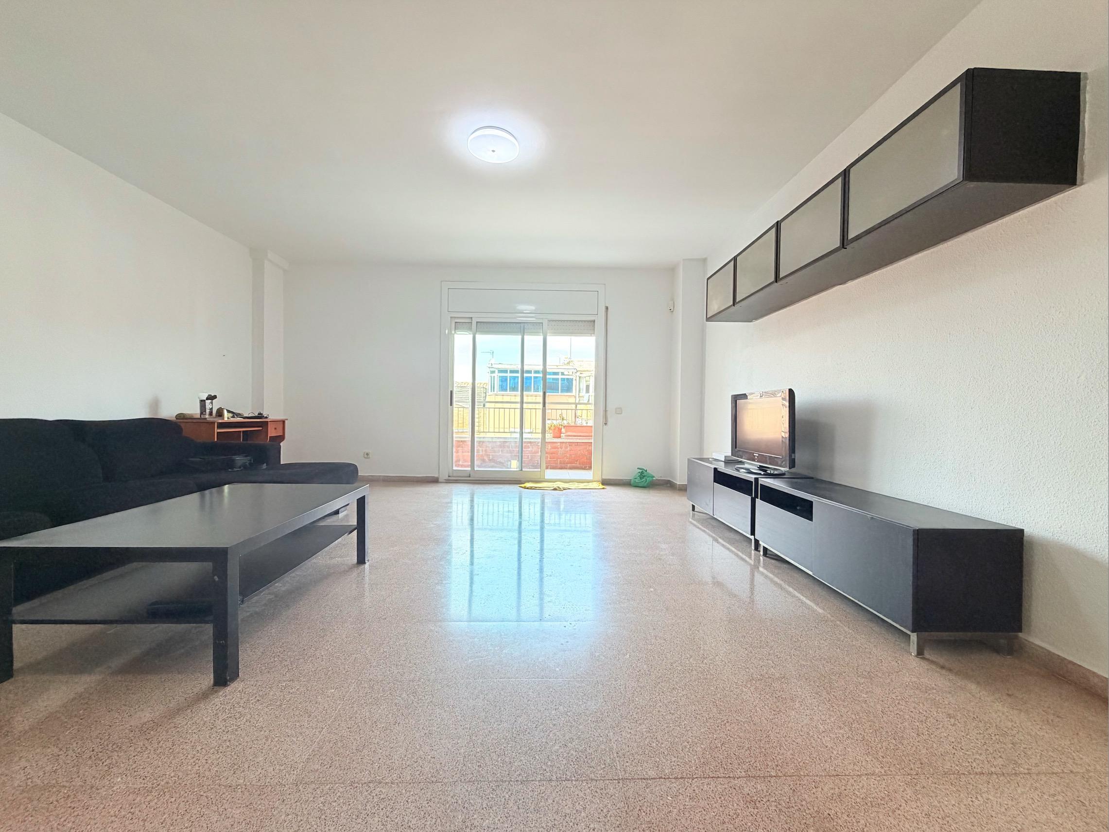 Imagen 2 Piso en venta en Santa Coloma De Gramenet / A 1 minuto de escola miguel hernandez cerca de...