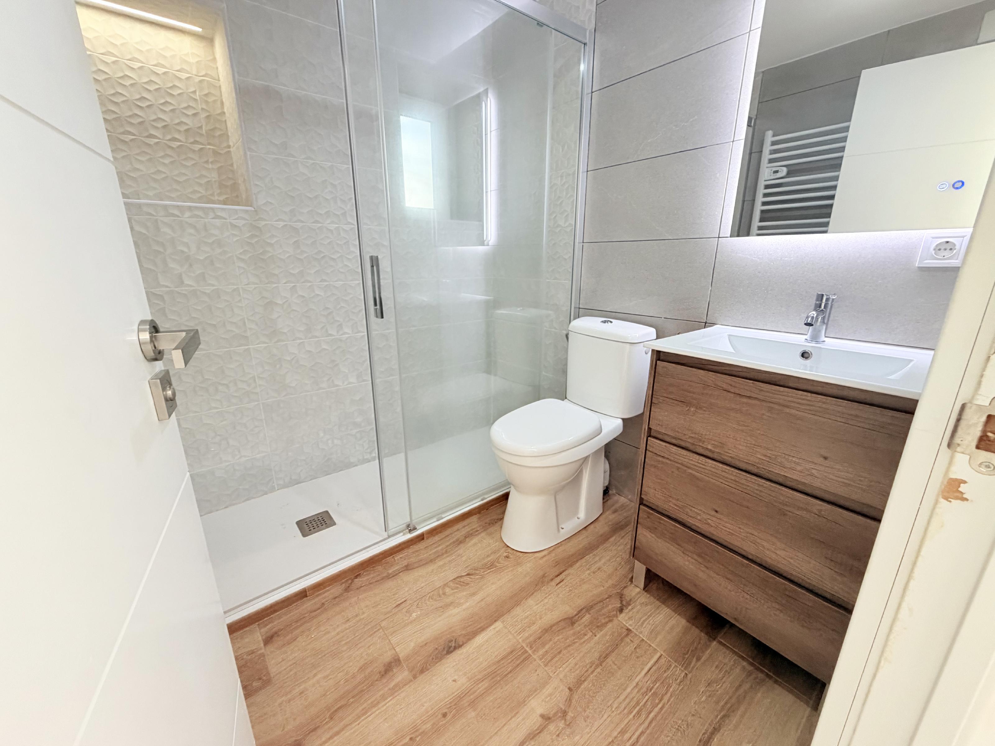 Imagen 18 Apartamento en alquiler en Sant Adrià De Besòs / Junto al cap la mina y a la seguridad soc...