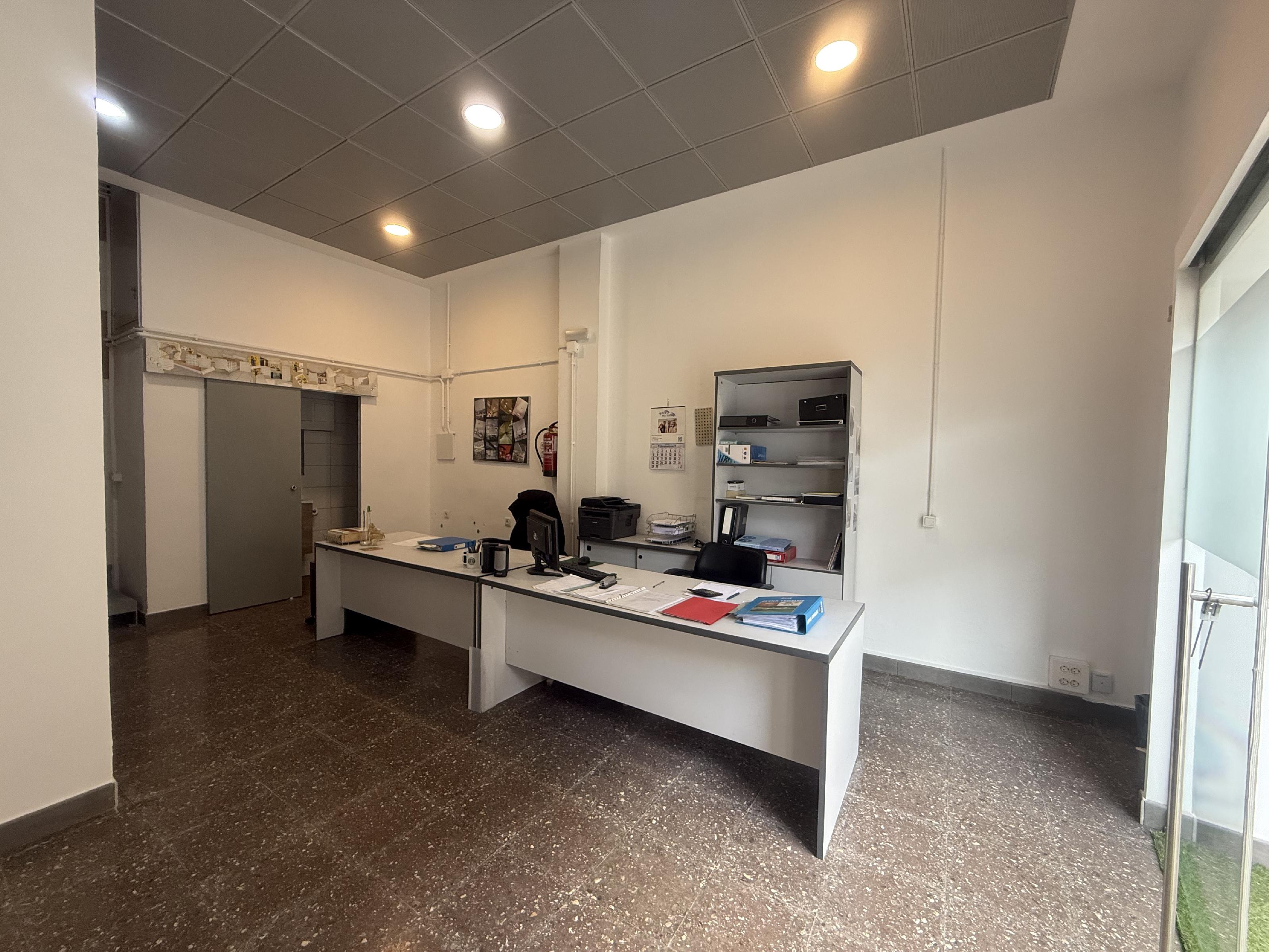 Imagen 4 Oficina Comercial en alquiler en Hospitalet De Llobregat L´ / A una cuadra de av.Josep T...