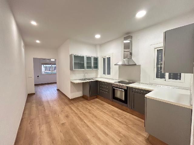 Imagen 1 Inmueble 298039 - Piso en venta en Hospitalet De Llobregat (L´) / A dos calles de la Plaza de Sant Jordi, Sa...