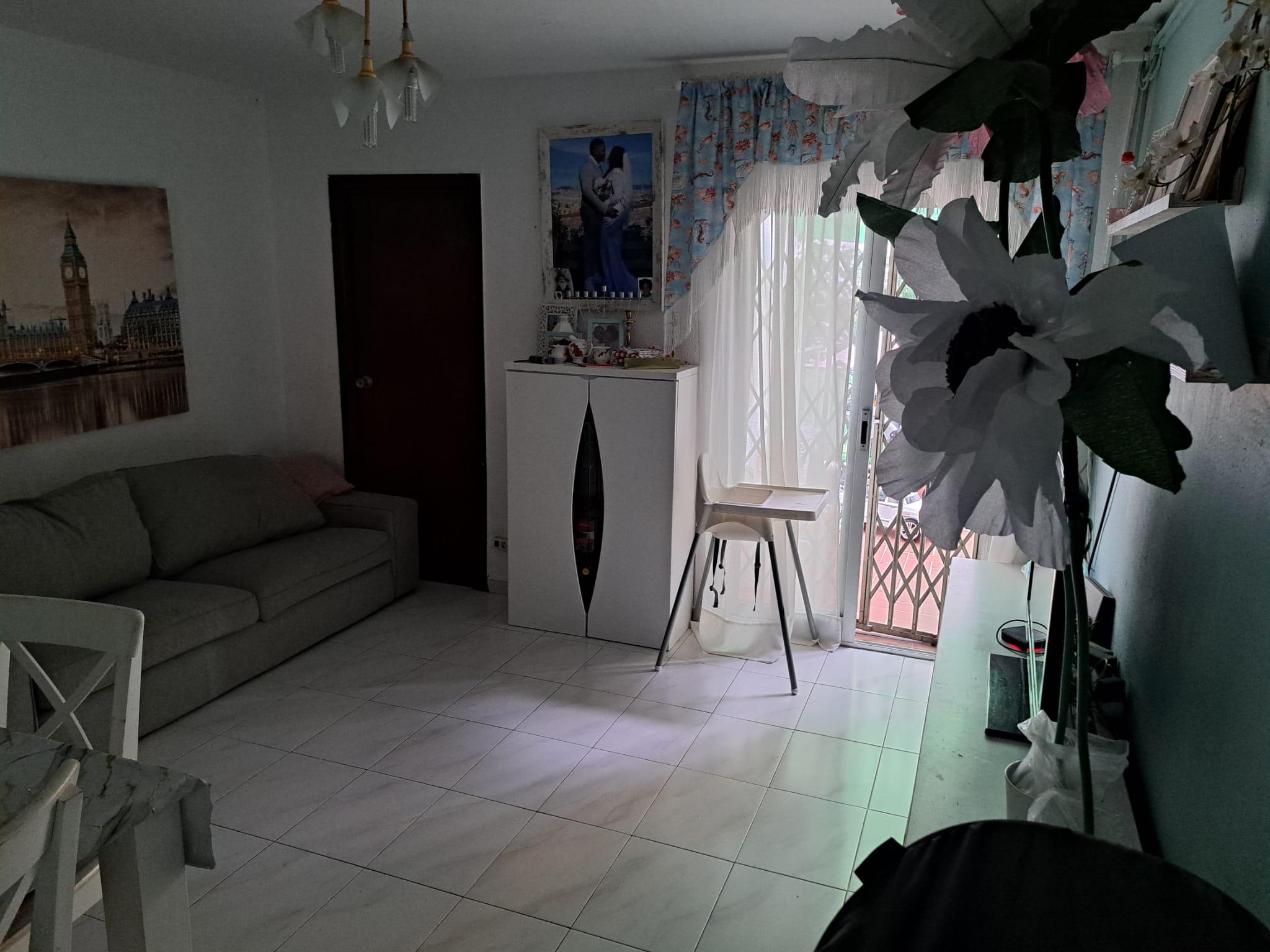 Imagen 3 Piso en venta en Hospitalet De Llobregat L´ / A una calle de la Plaza de la Font y Plaza...