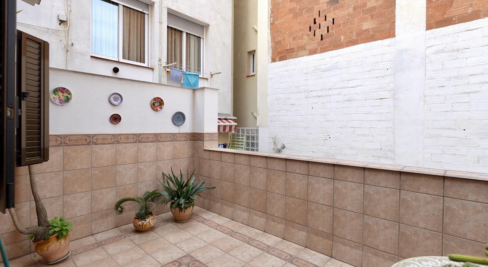 Imagen 9 Casa Adosada en venta en Hospitalet De Llobregat L´ / A dos calles del Parque de la Torrasa.