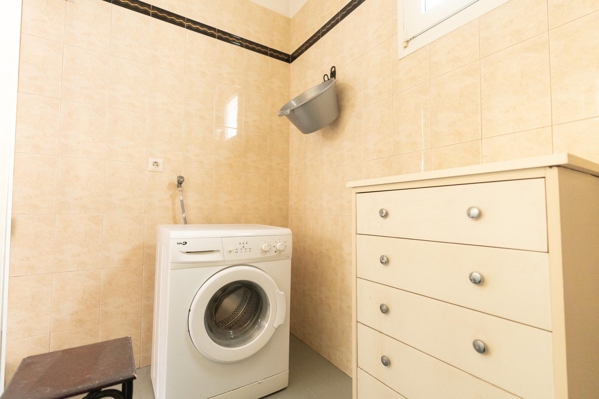 Imagen 29 Casa Adosada en venta en Hospitalet De Llobregat L´ / A dos calles del Parque de la Torrasa.