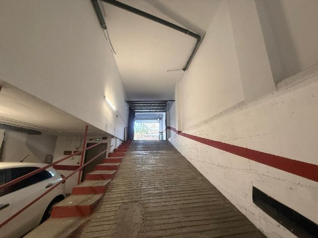 Imagen 4 Inmueble 300563 - Parking Coche en venta en Hospitalet De Llobregat (L´) / Junto al metro de Ramblas Just Ol...