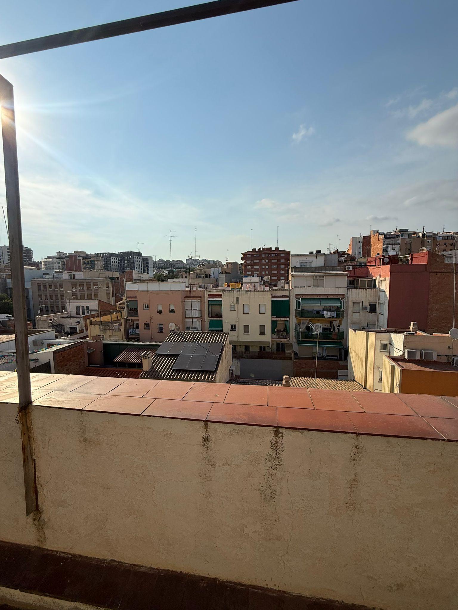 Imagen 2 Ático en venta en Hospitalet De Llobregat L´ / Junto a plaza del ayuntamiento de Hospitalet 