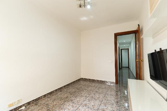 Imagen 2 Inmueble 303015 - Apartamento en venta en Hospitalet De Llobregat (L´) / Mercado Collblanc