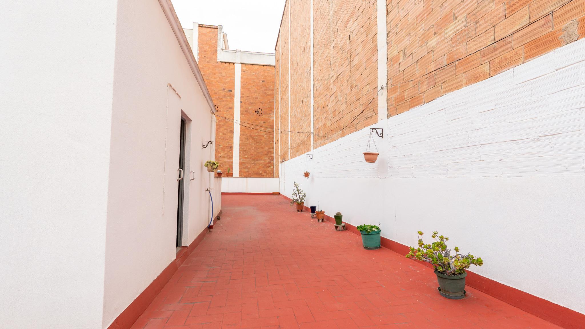 Imagen 27 Casa Adosada en venta en Hospitalet De Llobregat L´ / A dos calles del Parque de la Torrasa.