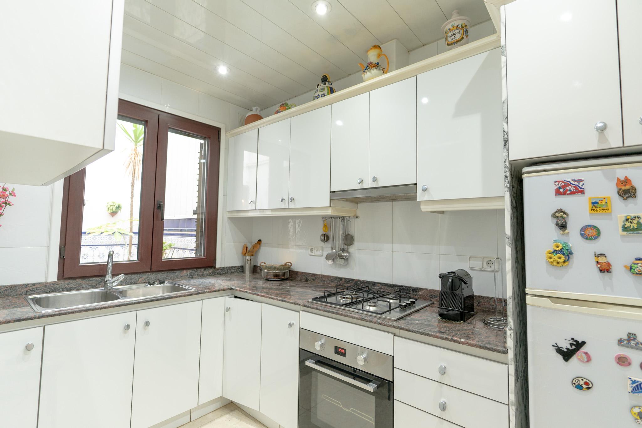 Imagen 20 Casa Adosada en venta en Hospitalet De Llobregat L´ / A dos calles del Parque de la Torrasa.