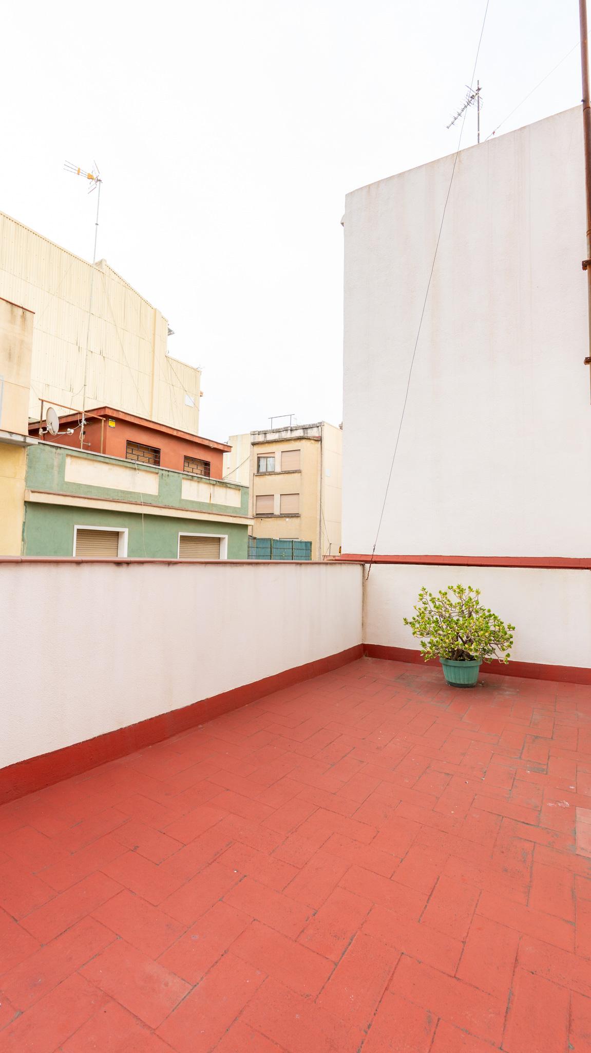Imagen 29 Casa Adosada en venta en Hospitalet De Llobregat L´ / A dos calles del Parque de la Torrasa.