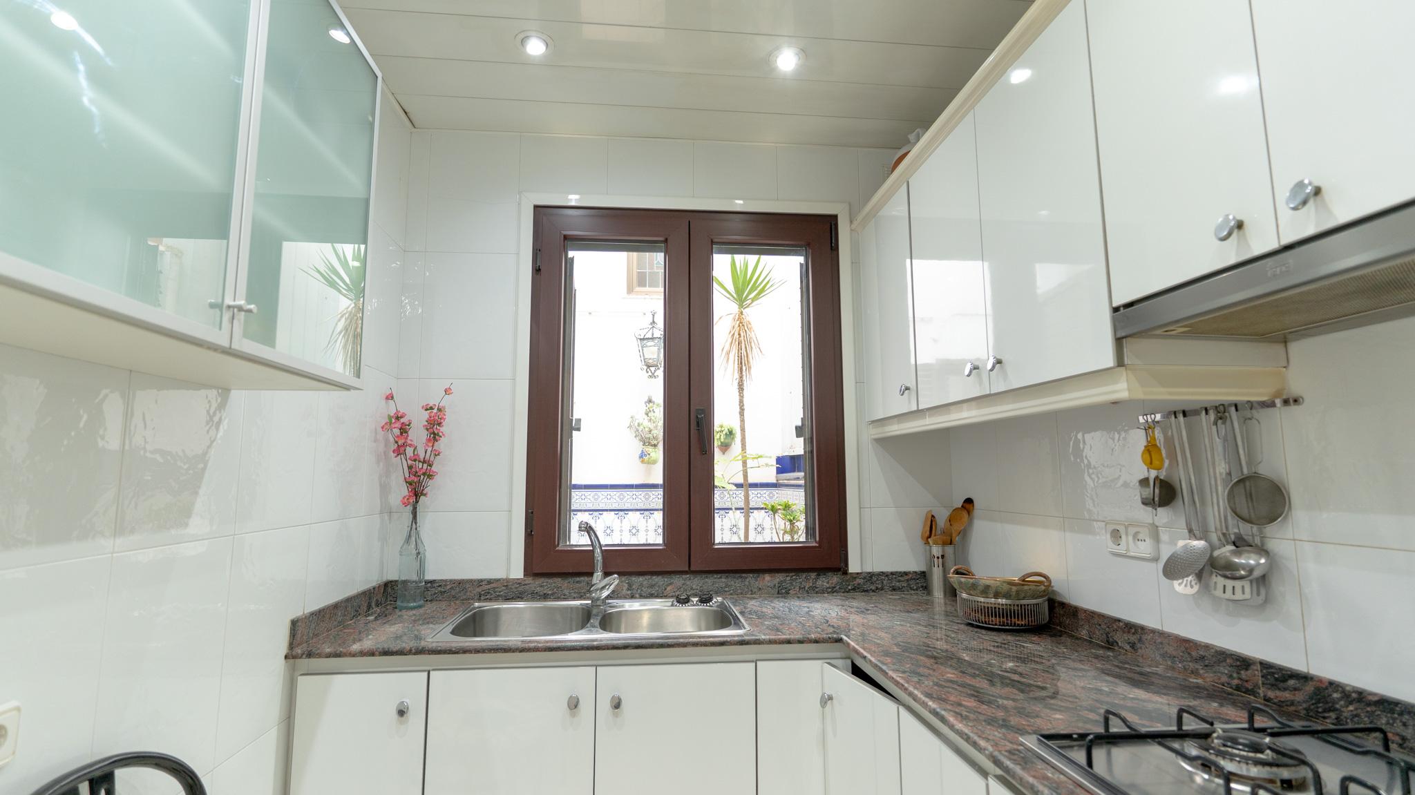 Imagen 21 Casa Adosada en venta en Hospitalet De Llobregat L´ / A dos calles del Parque de la Torrasa.