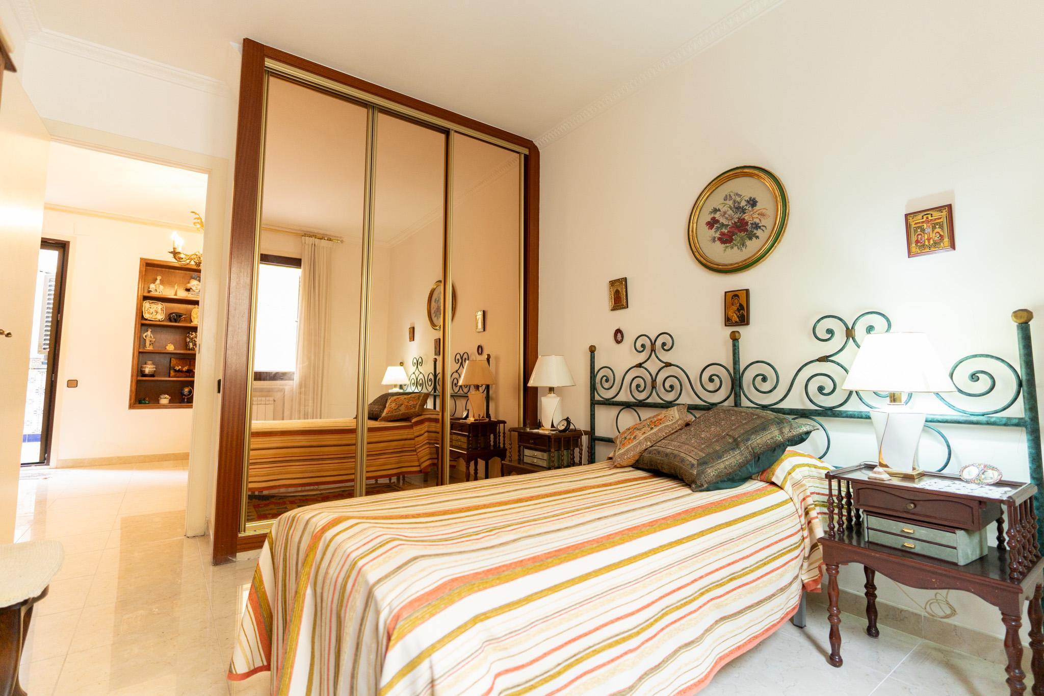 Imagen 7 Casa Adosada en venta en Hospitalet De Llobregat L´ / A dos calles del Parque de la Torrasa.