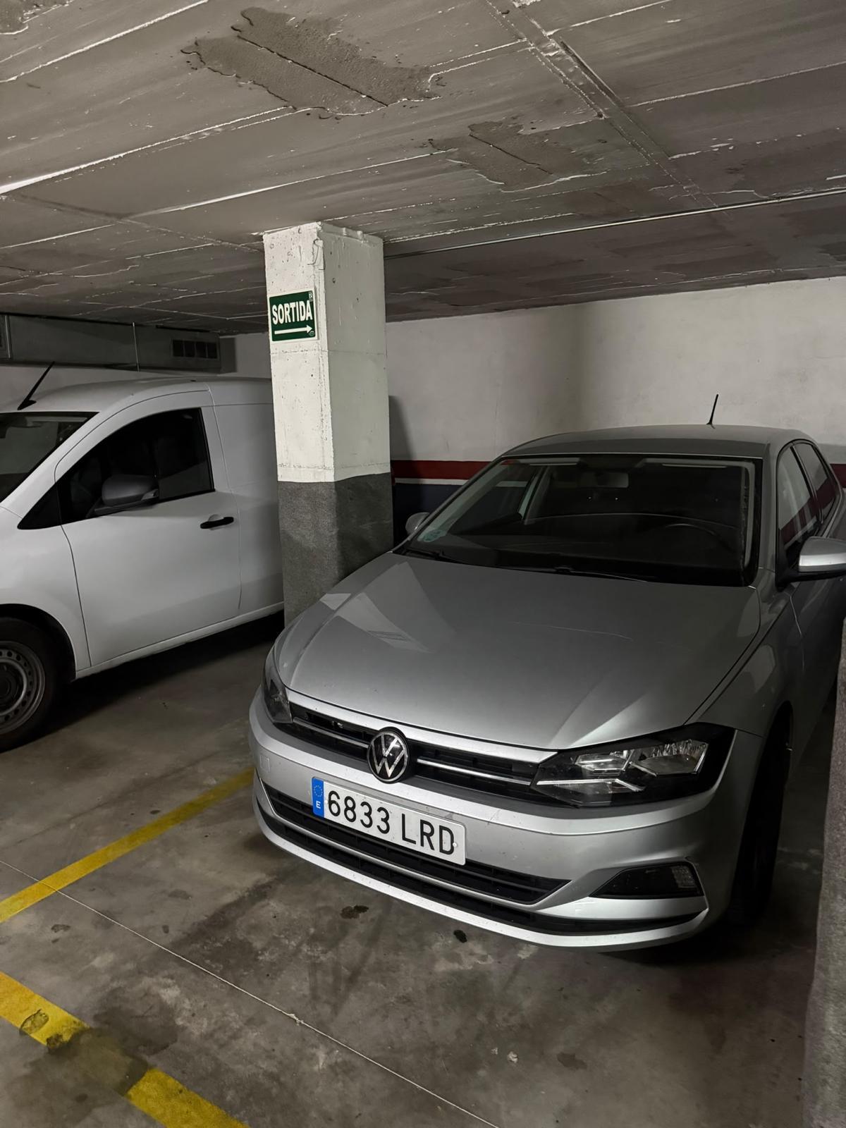 Imagen 2 Parking Coche en venta en Hospitalet De Llobregat L´ / A 5 minutos de la plaza del ayunt...