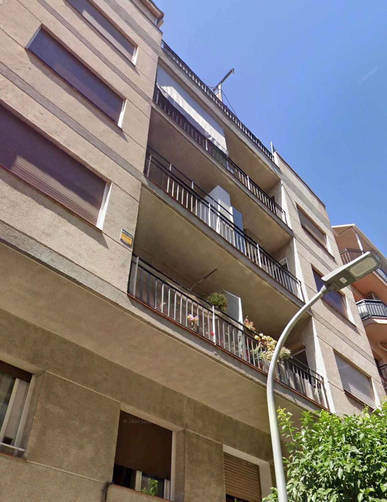 Imagen 1 Piso en venta en Esplugues De Llobregat / A 10 minutos hasta el C.C finestrelles