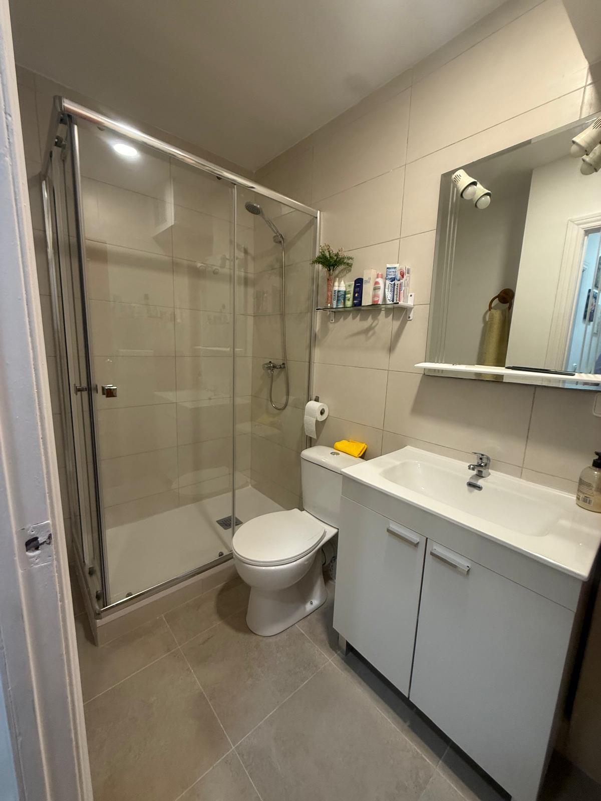 Imagen 19 Piso en venta en Esplugues De Llobregat / A 10 minutos hasta el C.C finestrelles