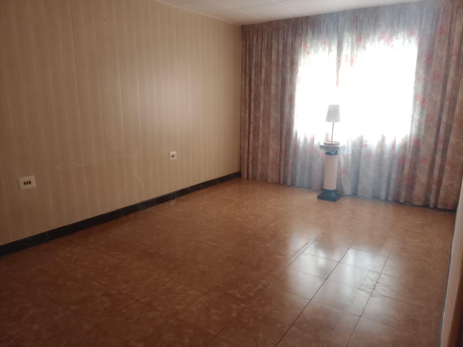 Imagen 36 Piso en venta en Sant Boi De Llobregat / Cerca de Plaza Catalunya