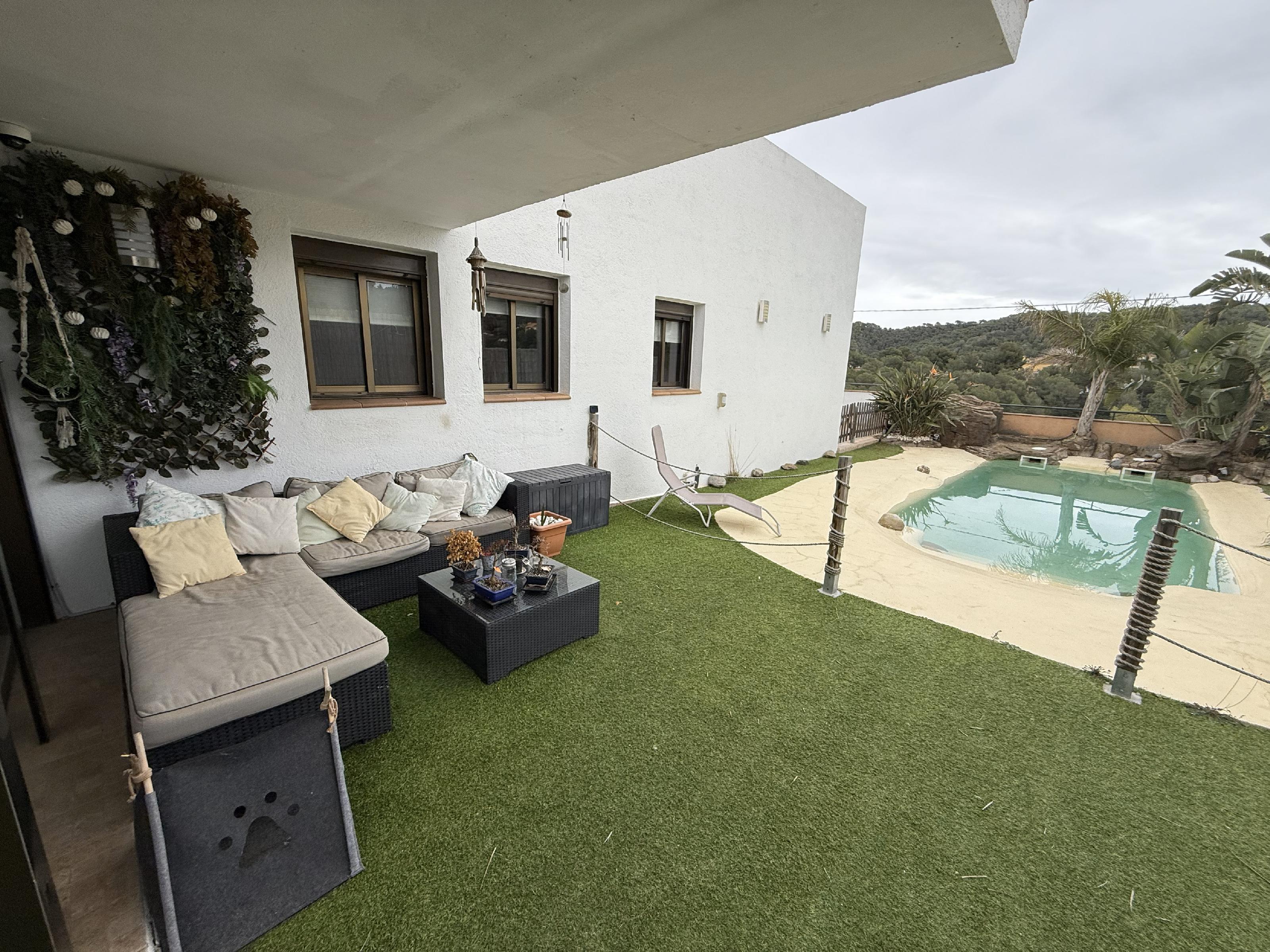 Imagen 13 Casa Aislada en venta en Bisbal Del Penedès La / En la urb el esplai rodeada de naturaleza.