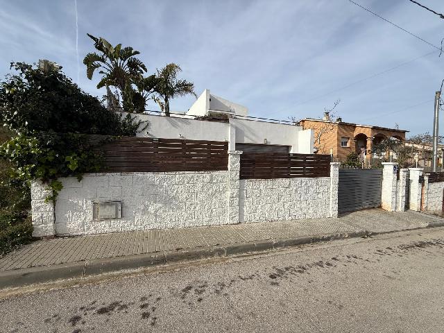 Imagen 2 Inmueble 299443 - Casa Aislada en venta en Bisbal Del Penedès (La) / En la urb el esplai rodeada de naturaleza.