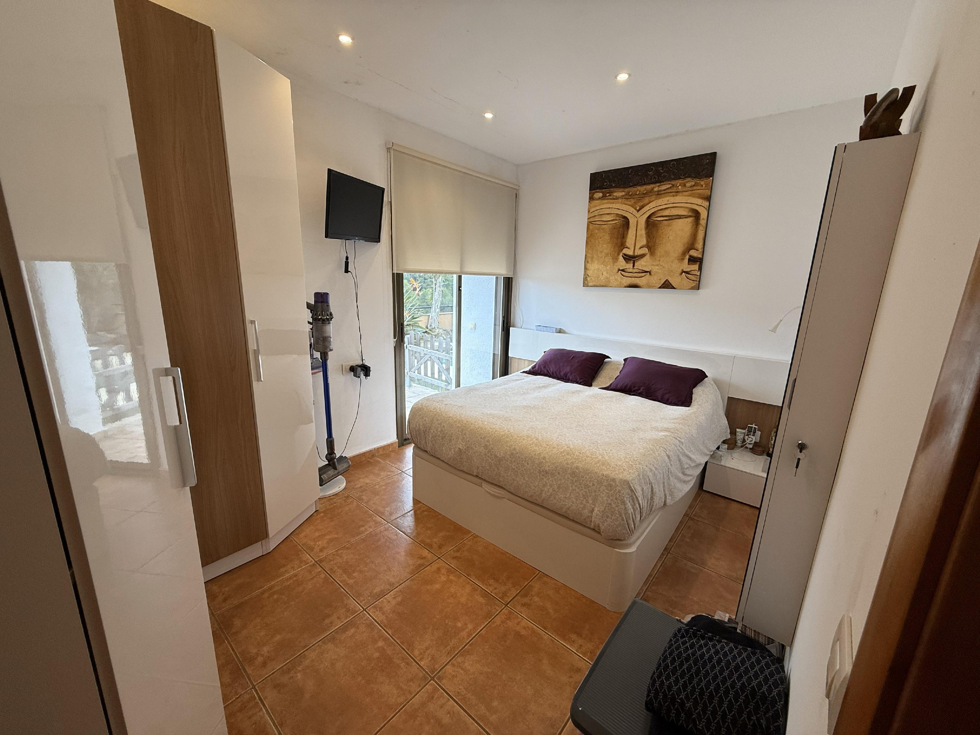 Imagen 34 Casa Aislada en venta en Bisbal Del Penedès La / En la urb el esplai rodeada de naturaleza.