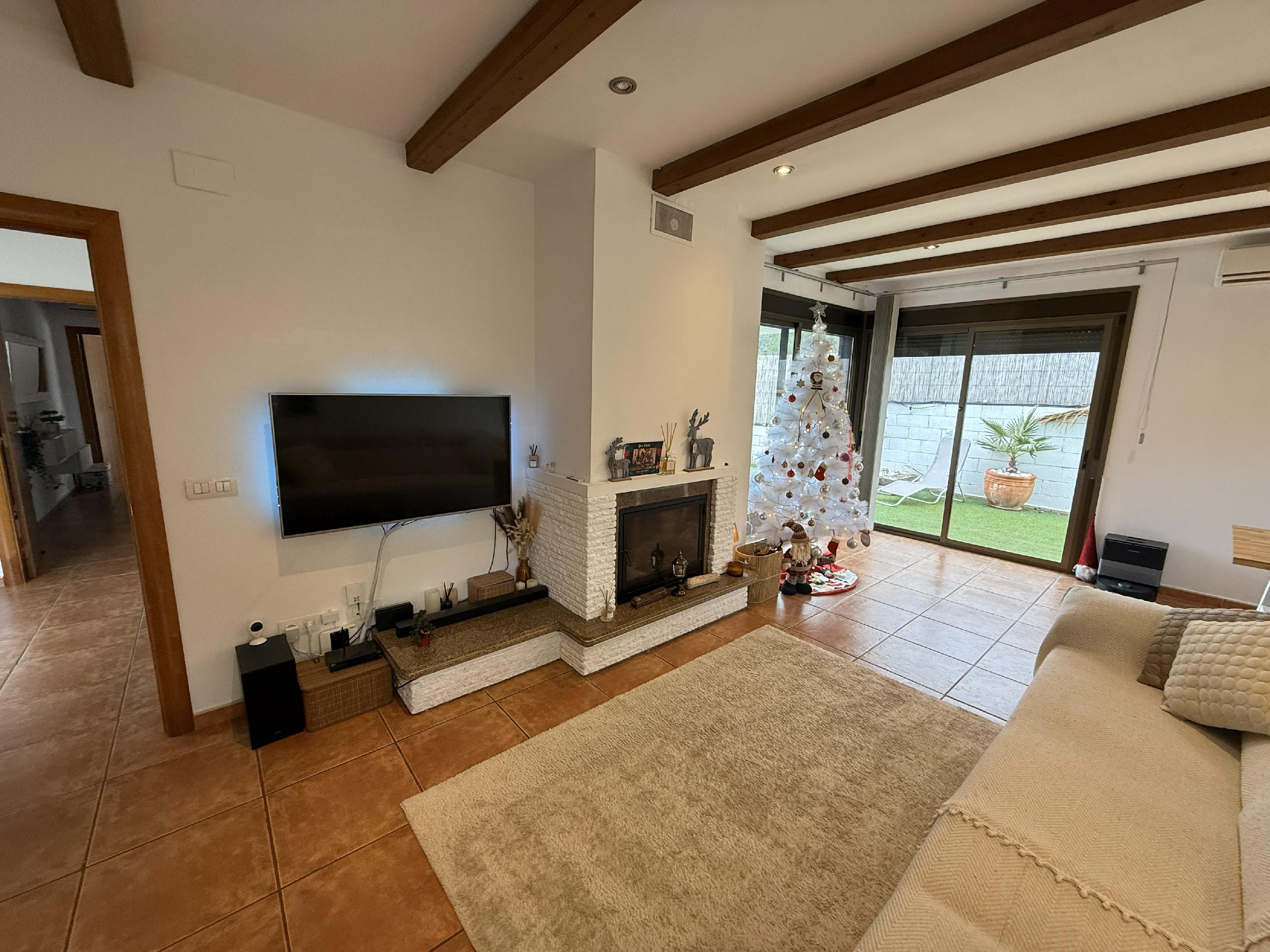 Imagen 21 Casa Aislada en venta en Bisbal Del Penedès La / En la urb el esplai rodeada de naturaleza.